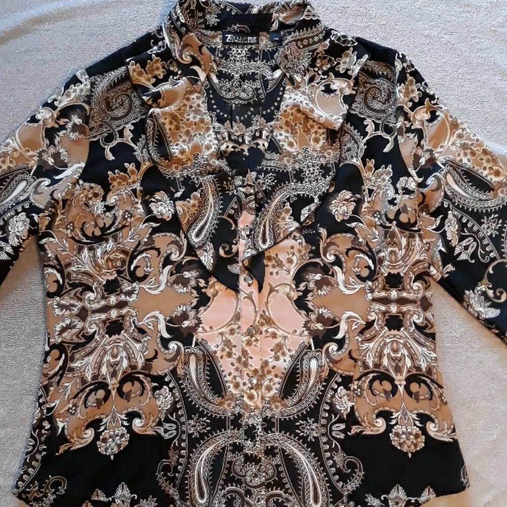 Women's large printed blouse.